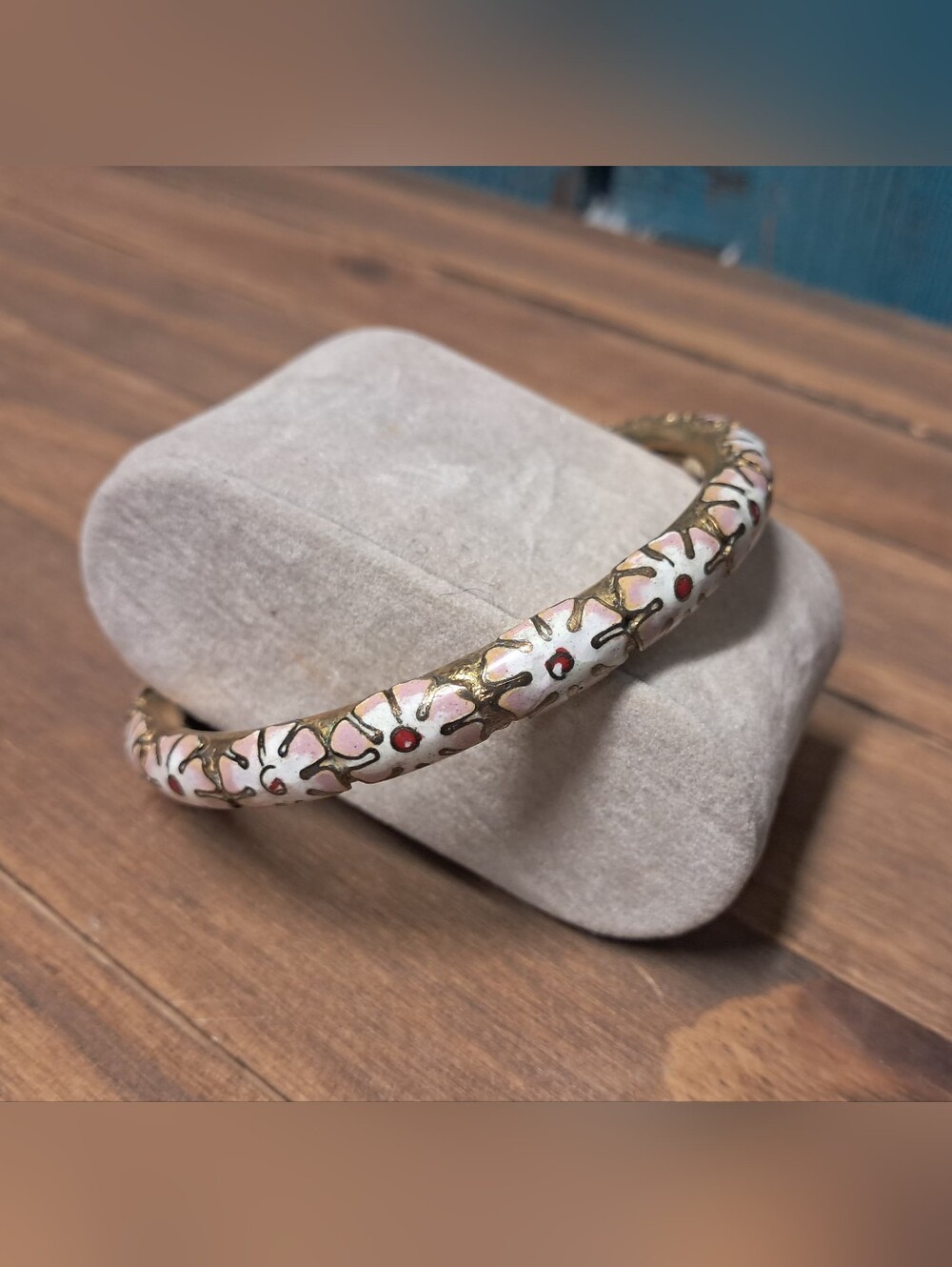 Vintage Floral Cloisonne Bangle Bracelet - Picture 7 of 9